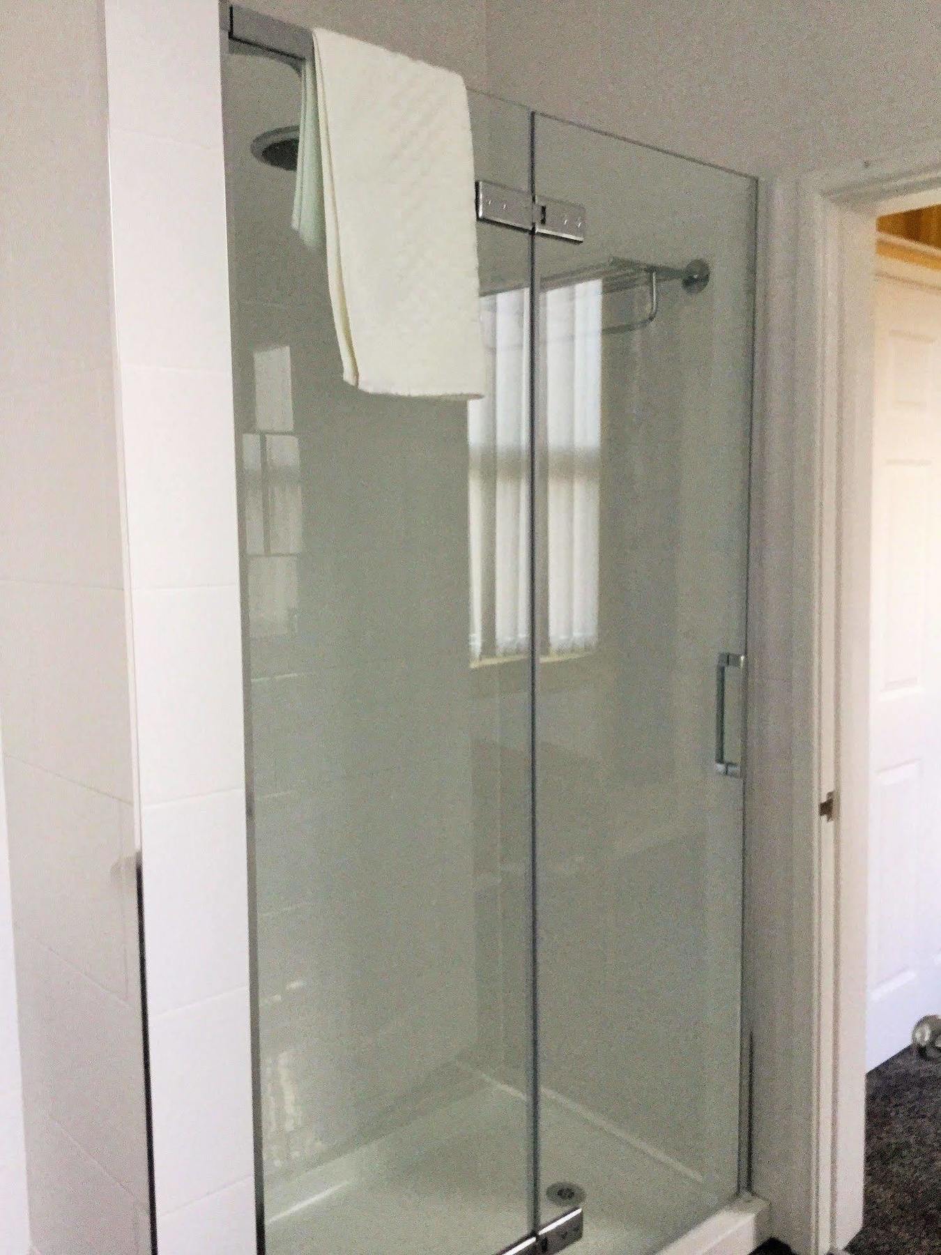 Tower House Executive Guest House Понтифракт Екстериор снимка